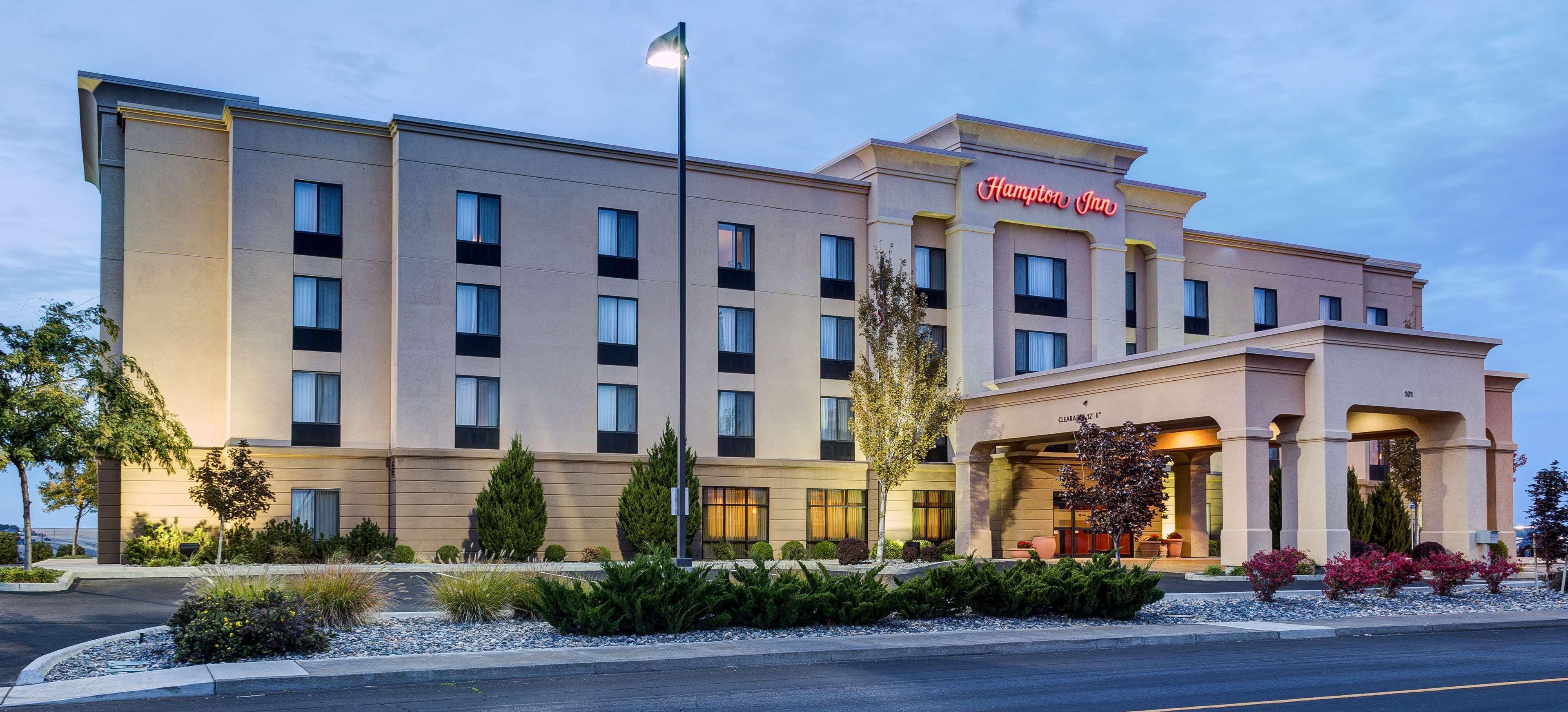 Hampton Inn Pendleton Exterior photo